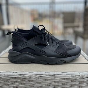 Nike Air Huarache Run Triple Black Men’s 9.5 819685-002 Clean & Ready to Wear
